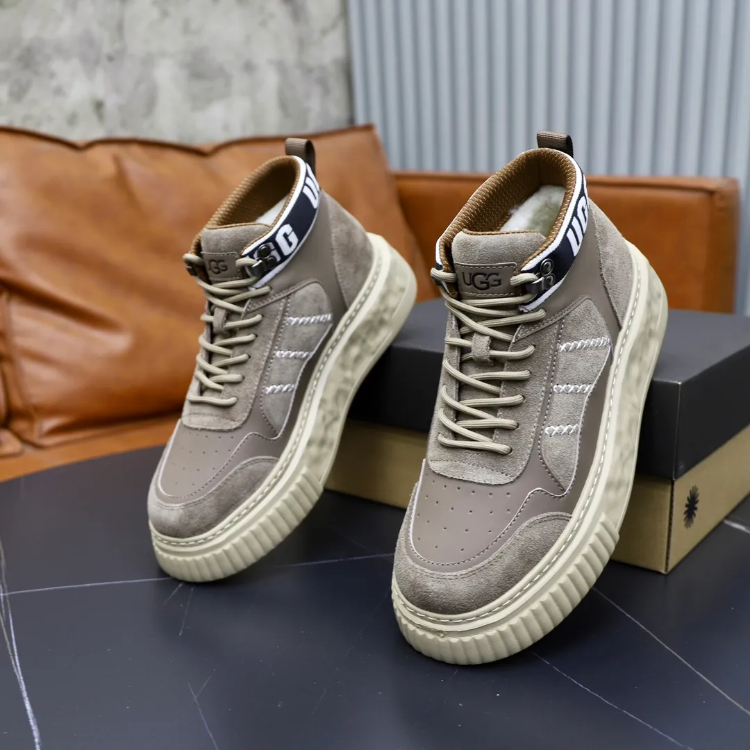 Ex-factory price: 620💰Thick wool imported from Australia Brand: UGG genuine purchase Size: 39-44 Grade: Official website 1:1 Material: First layer of genuine leather waterproof and antifreeze upper Real wool lining Original non-slip soft wear-resistant outsole Style category: Men's casual shoes Trendy style Comfortable on the feet Color: Official website color synchronization